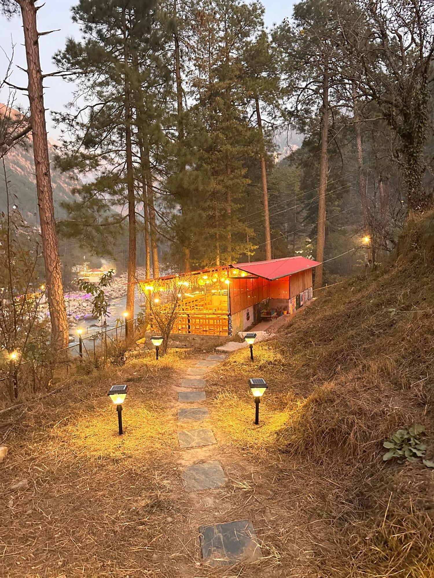Ahava Kasol Riverside Cafe And Cottages מראה חיצוני תמונה