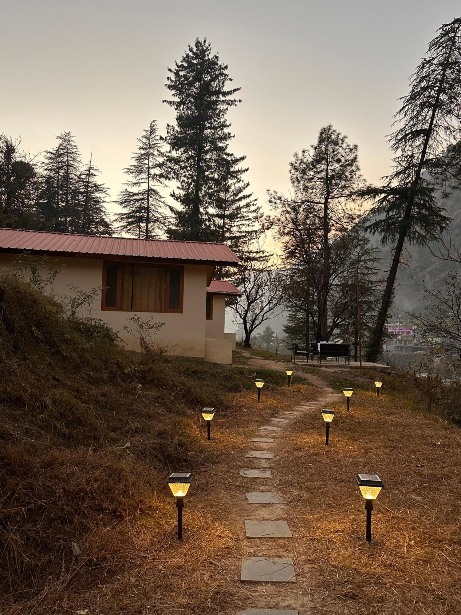 Ahava Kasol Riverside Cafe And Cottages מראה חיצוני תמונה