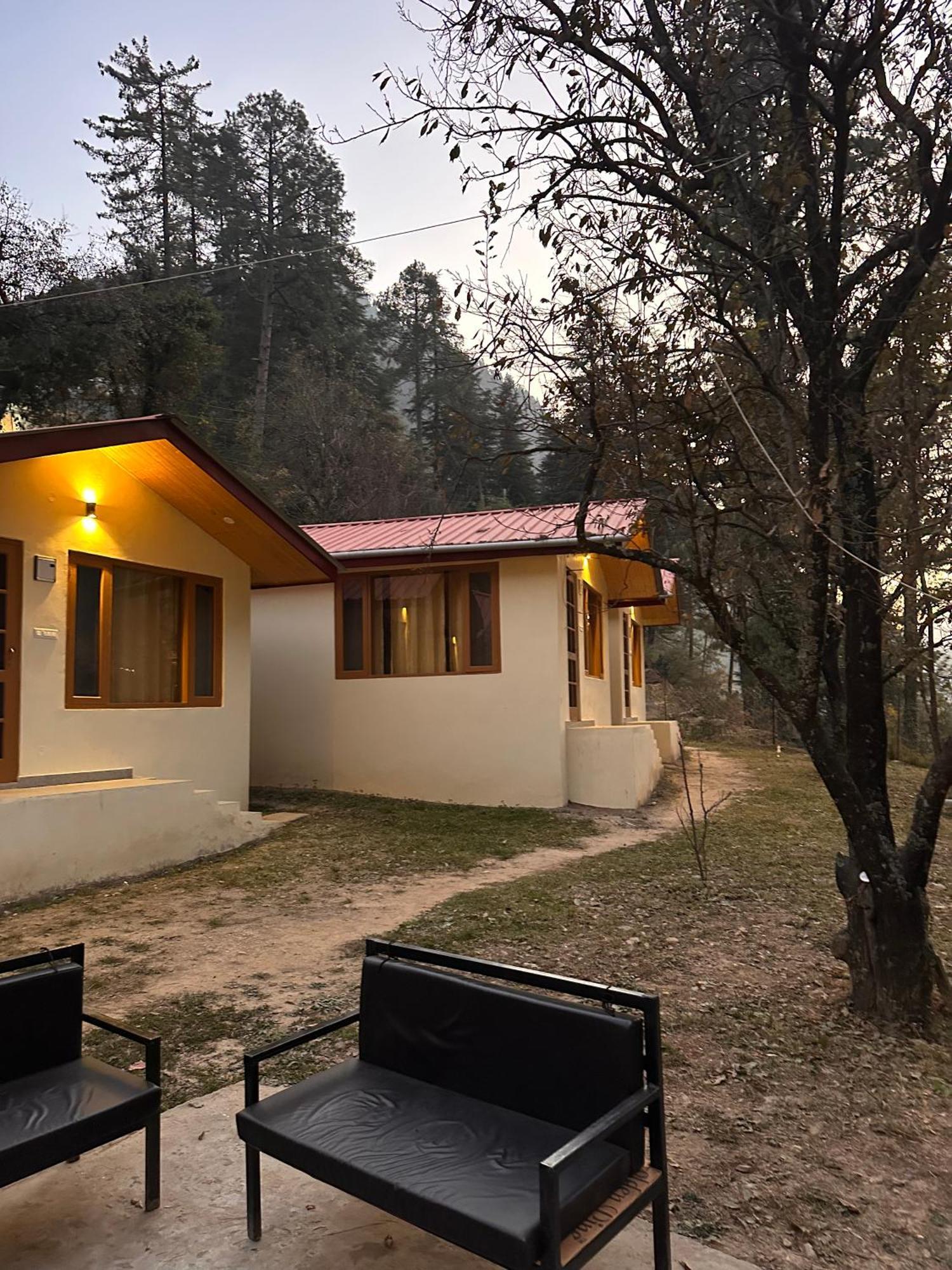 Ahava Kasol Riverside Cafe And Cottages מראה חיצוני תמונה