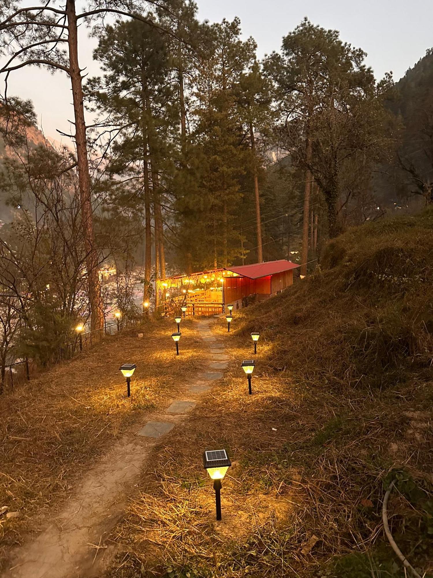 Ahava Kasol Riverside Cafe And Cottages מראה חיצוני תמונה